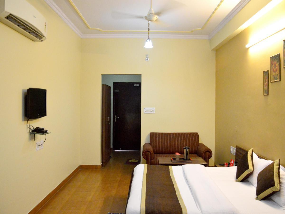 Oyo 6012 Hotel Rockwell Jaipur Eksteriør bilde